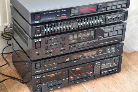 Akai 301
