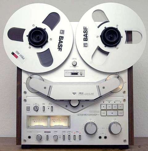 Akai GX636