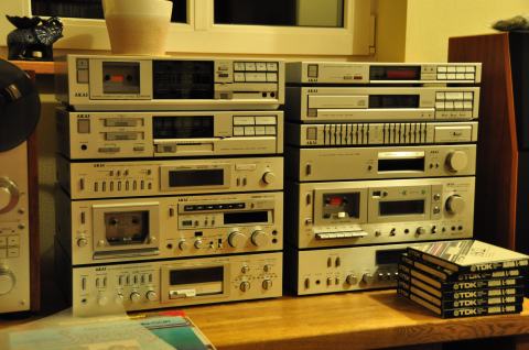 Akai silver komponenti